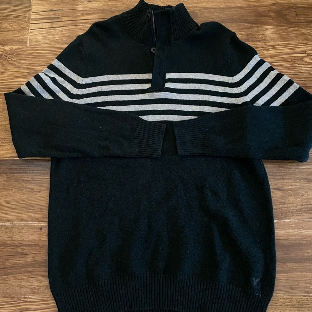 American Eagle Outfitters Men’s Quarter Zip with Black Sweater with Gray Stripes